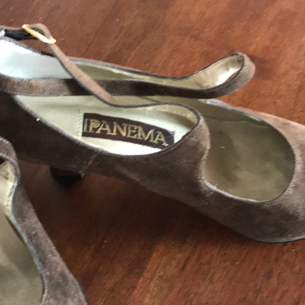 Heels - Picture 3 of 3
